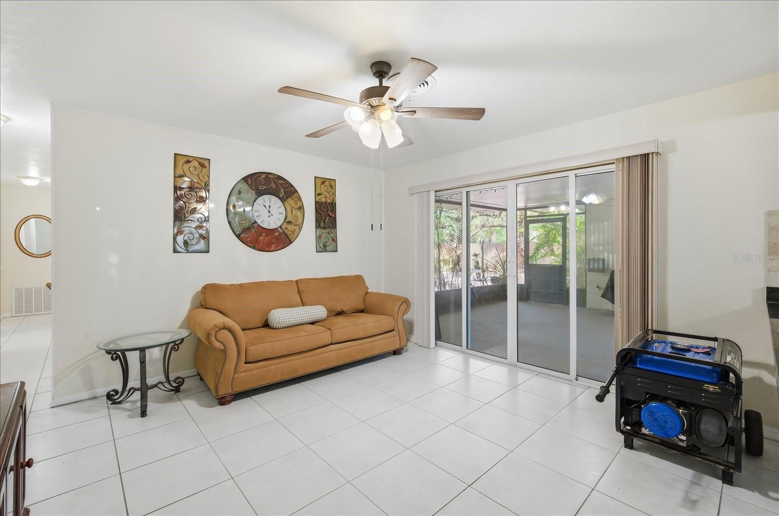 SHULTS & WALKER MANOR - Residential