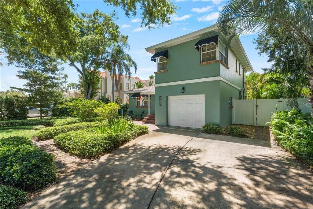 Photo of 3528 Foster Hill Drive N, St Petersburg, FL 33704 (MLS # TB8544042)
