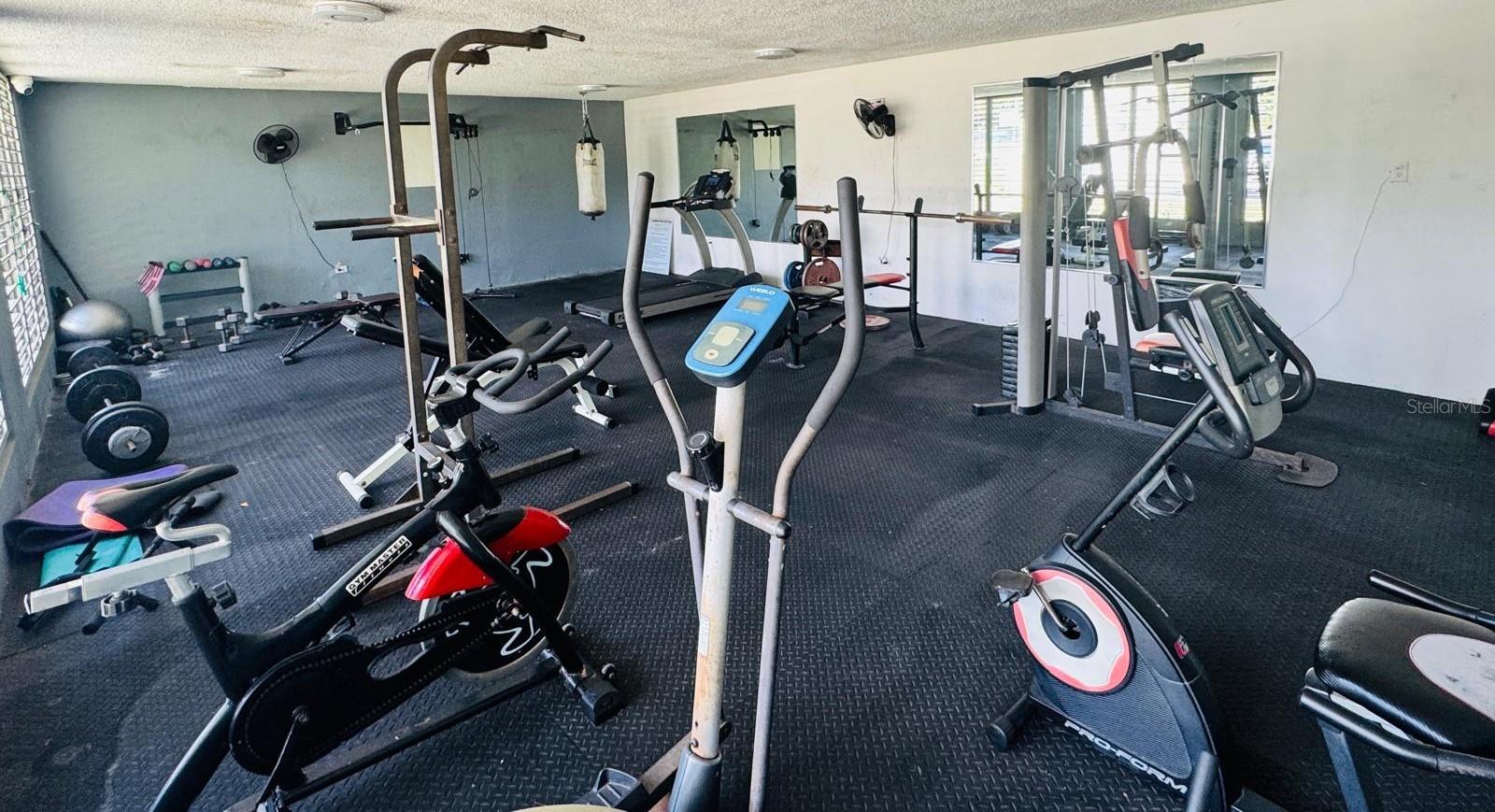 CONDOMINIO TORRES DEL PARQUE TORRE SUR - Residential