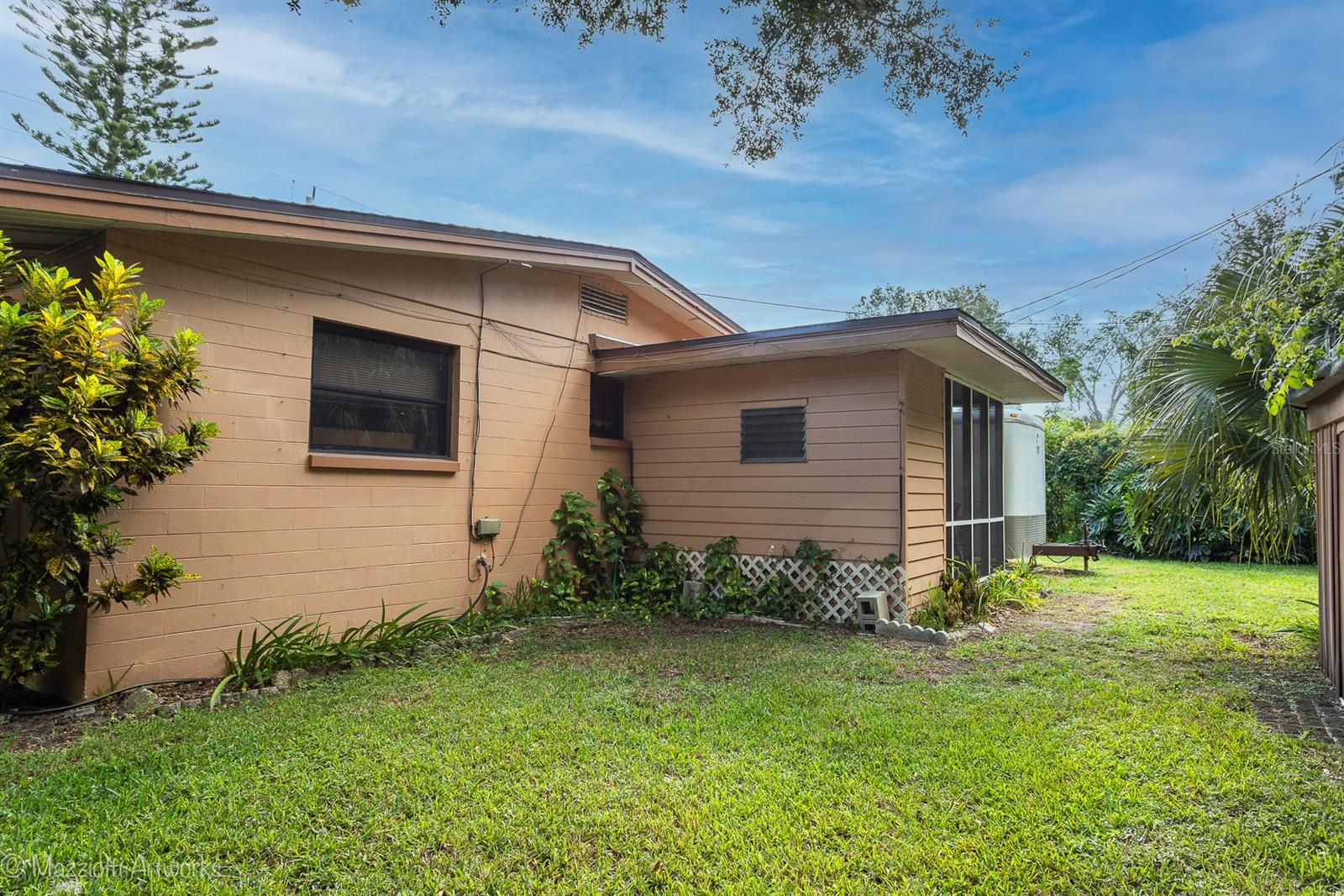 Tropical Palm Terrace - Residential