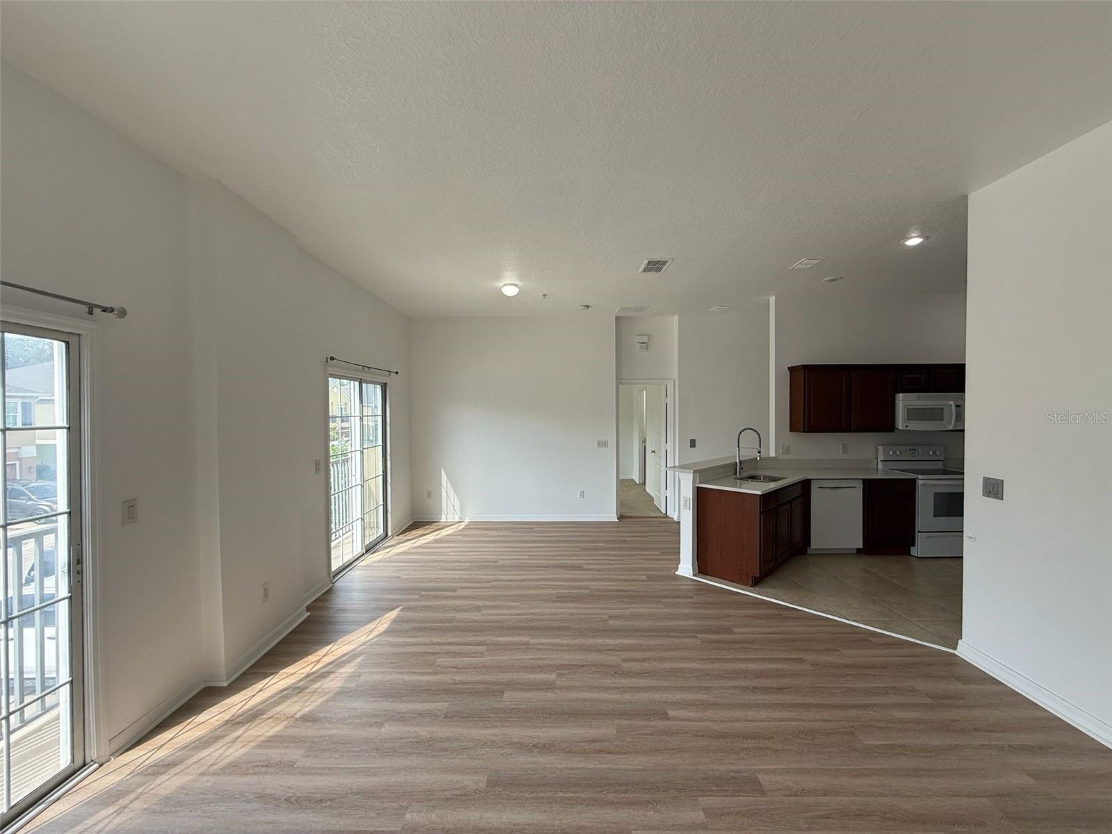 FLAGSHIP PARK - Residential Lease