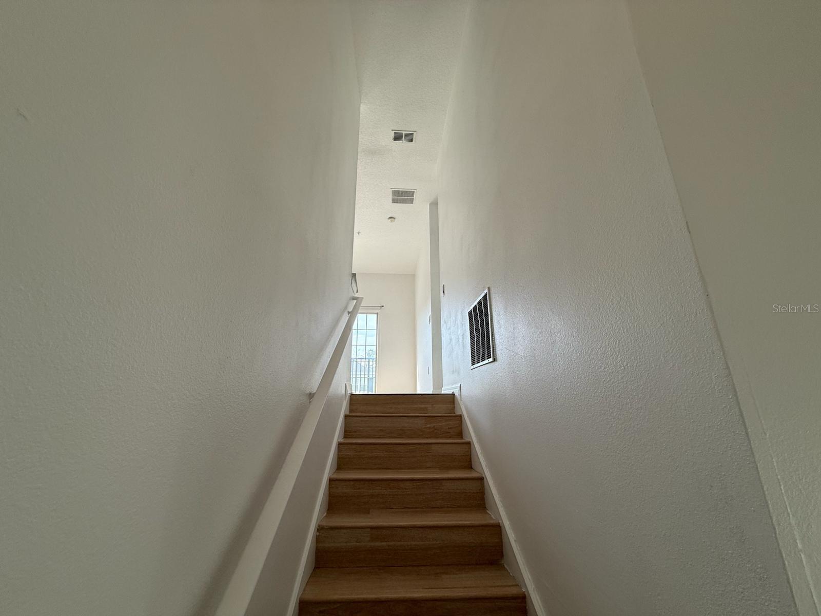 FLAGSHIP PARK - Residential Lease