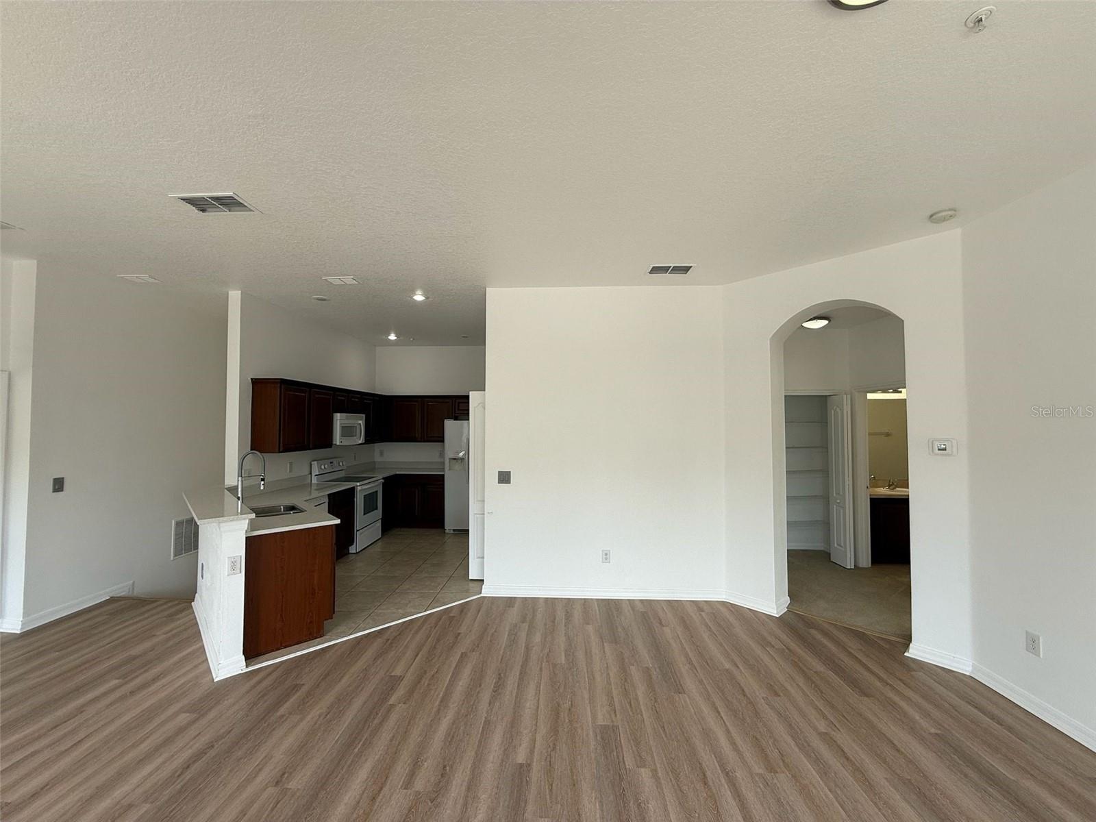 FLAGSHIP PARK - Residential Lease