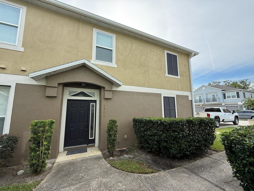 Ready to move in For Rent: Beautiful & spacious 2 bedroom / 2 bathroom condo. water, internet, and cable included in rent This home features a fully equipped kitchen, an interior laundry room with washer & dryer included, durable vinyl flooring, and a large walk-in closet for plenty of storage. It is also conveniently located near Downtown Heathrow, Lake Mary, Sanford Downtown, golf courses, and Lake Monroe. The Sanford Airport is minutes away, with Orlando International Airport only 45 minutes and New Smyrna Beach 35 minutes away. Plus, it’s close to various beaches. The community offers a pool and play area.