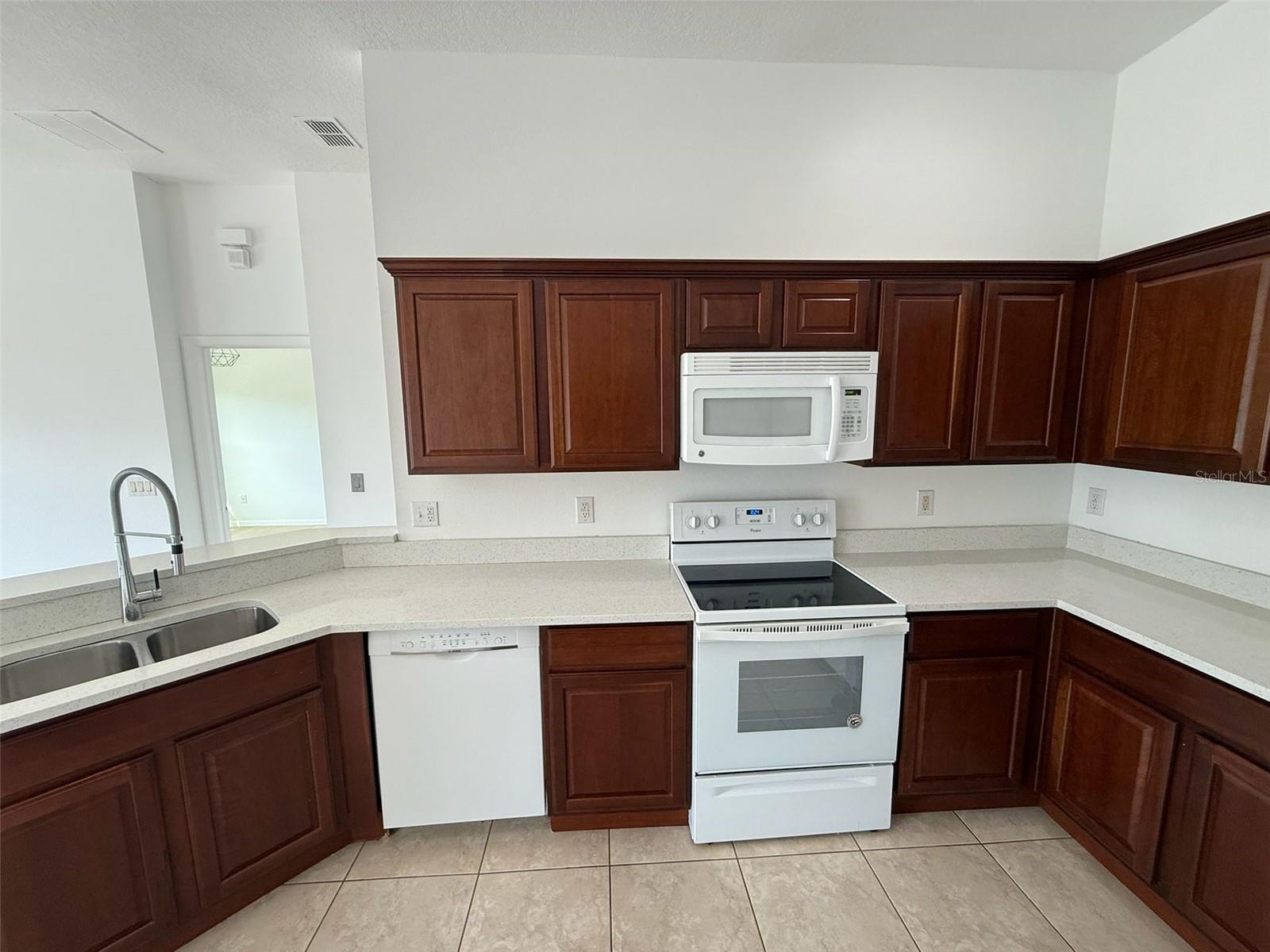 FLAGSHIP PARK - Residential Lease