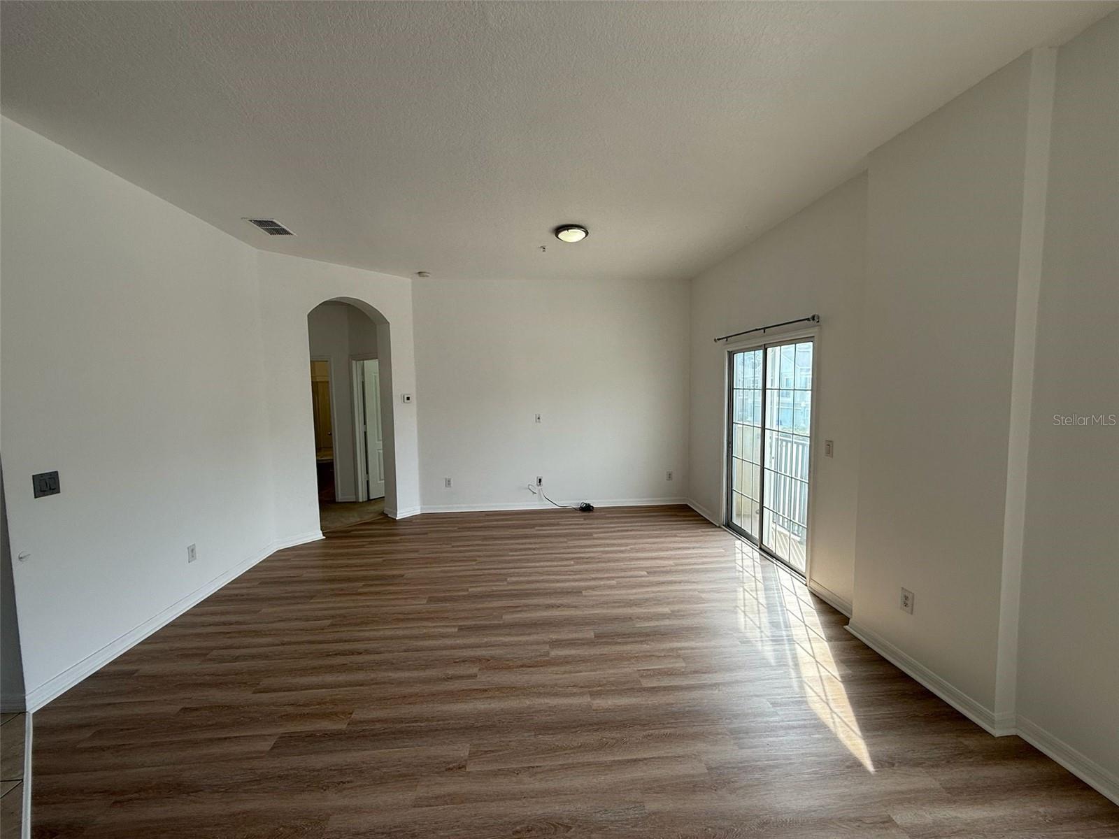 FLAGSHIP PARK - Residential Lease