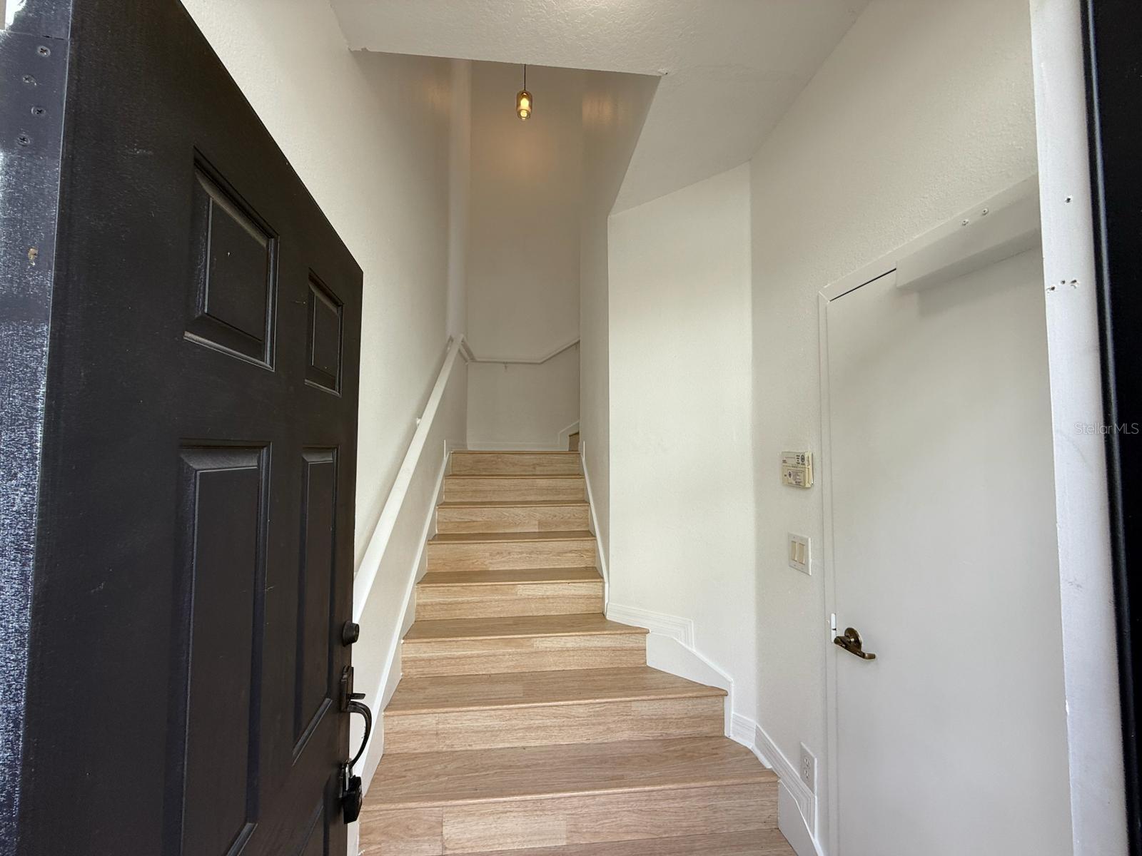 FLAGSHIP PARK - Residential Lease