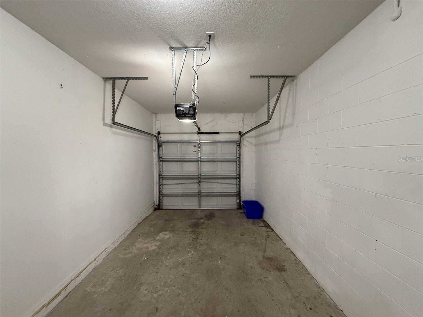 FLAGSHIP PARK - Residential Lease