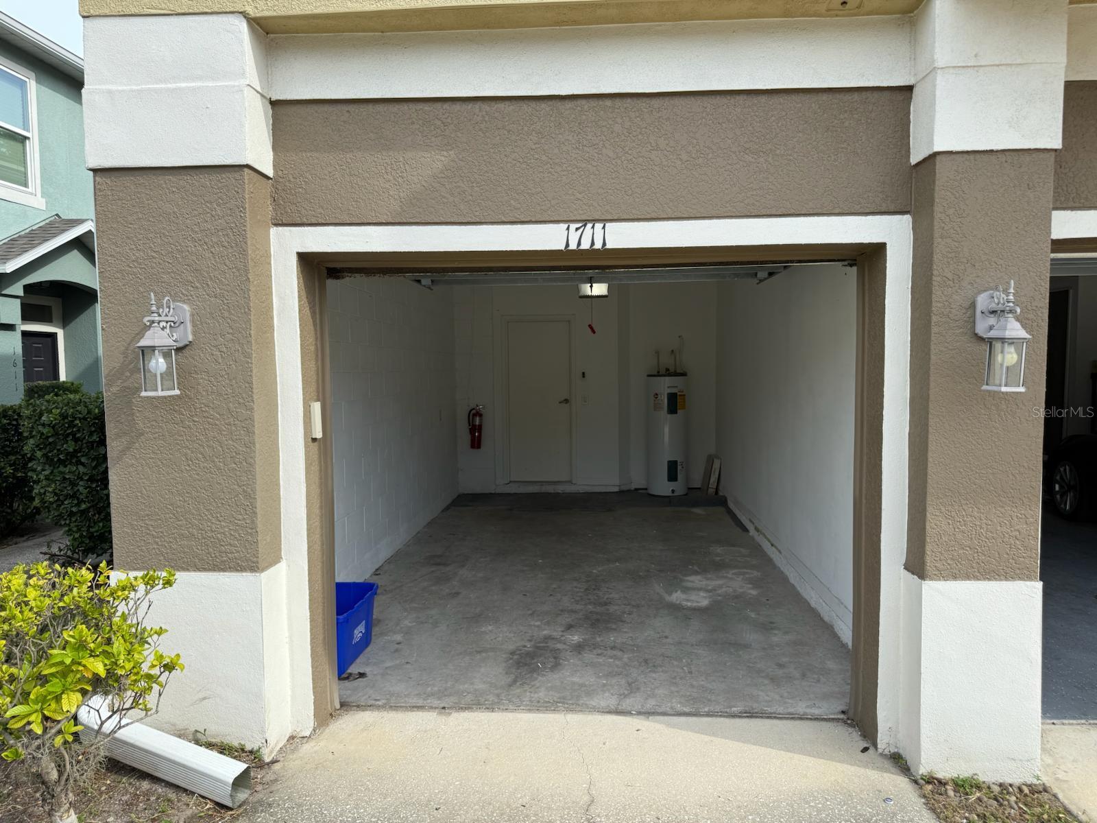FLAGSHIP PARK - Residential Lease