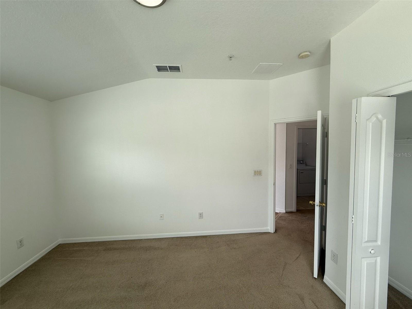 FLAGSHIP PARK - Residential Lease
