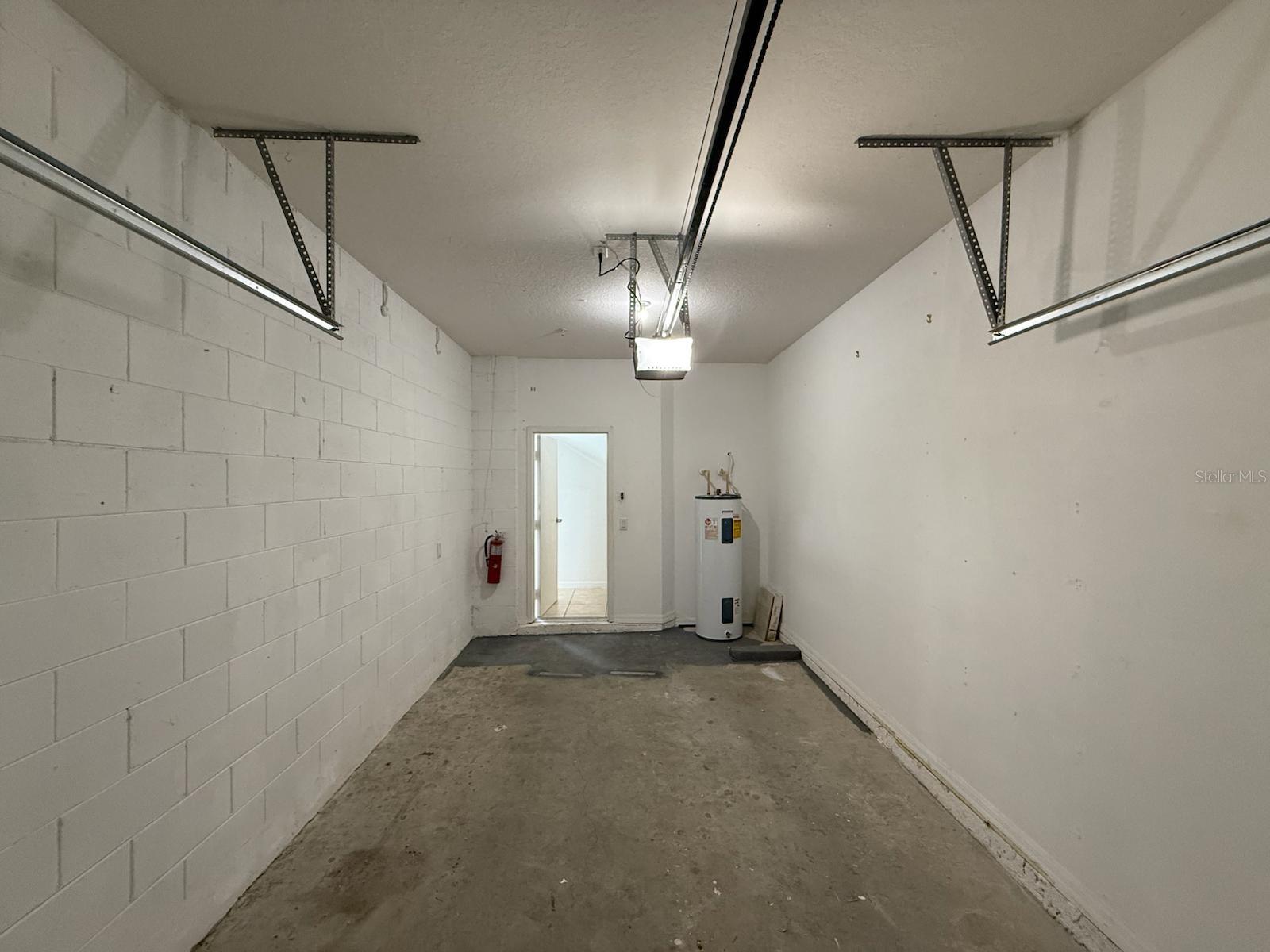 FLAGSHIP PARK - Residential Lease