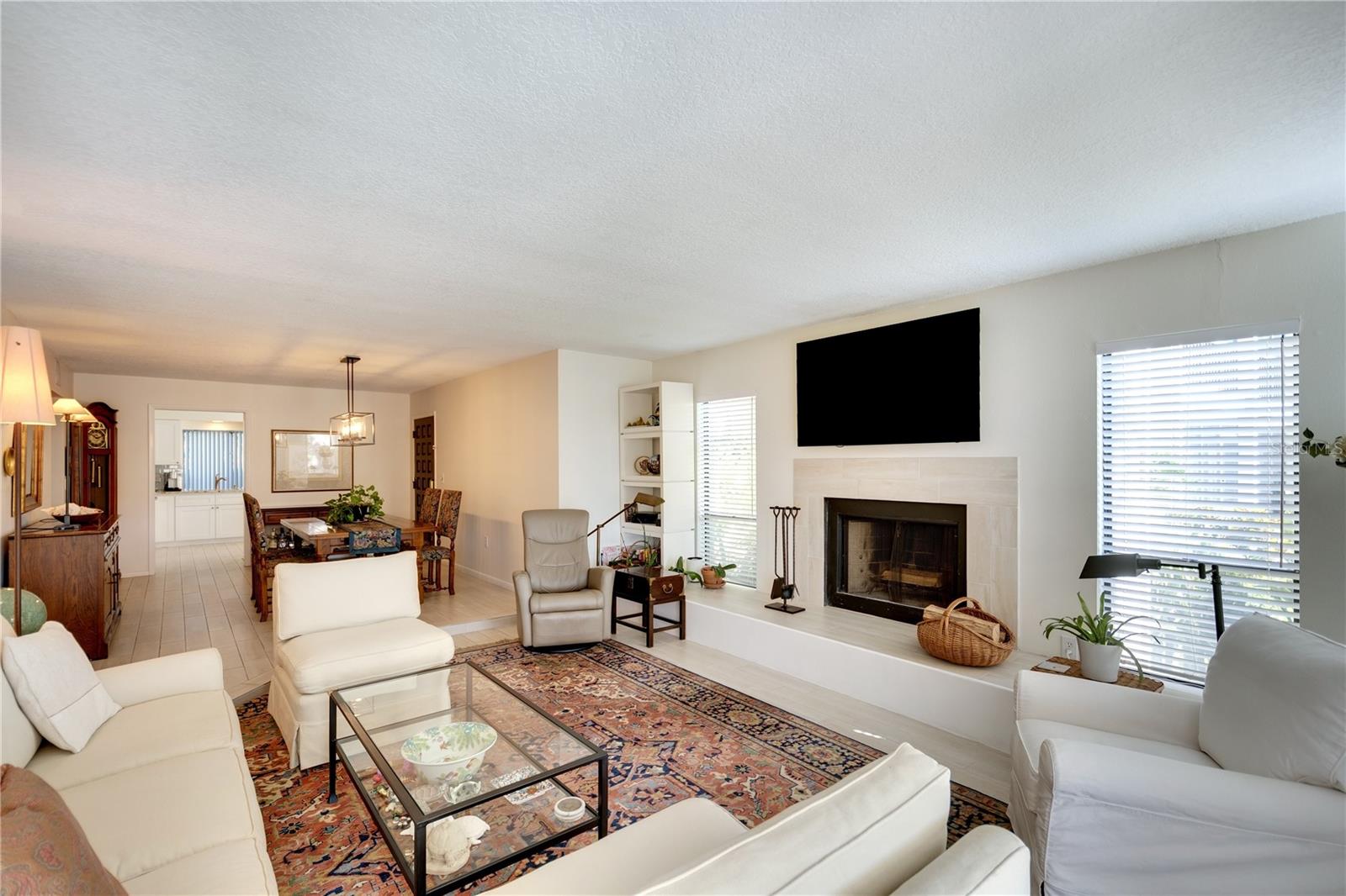 BAY HOLLOW - Residential