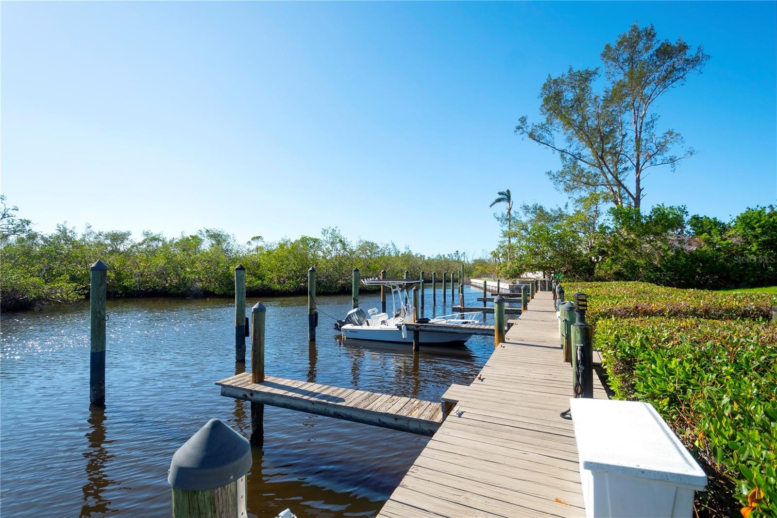 BAY HOLLOW - Residential