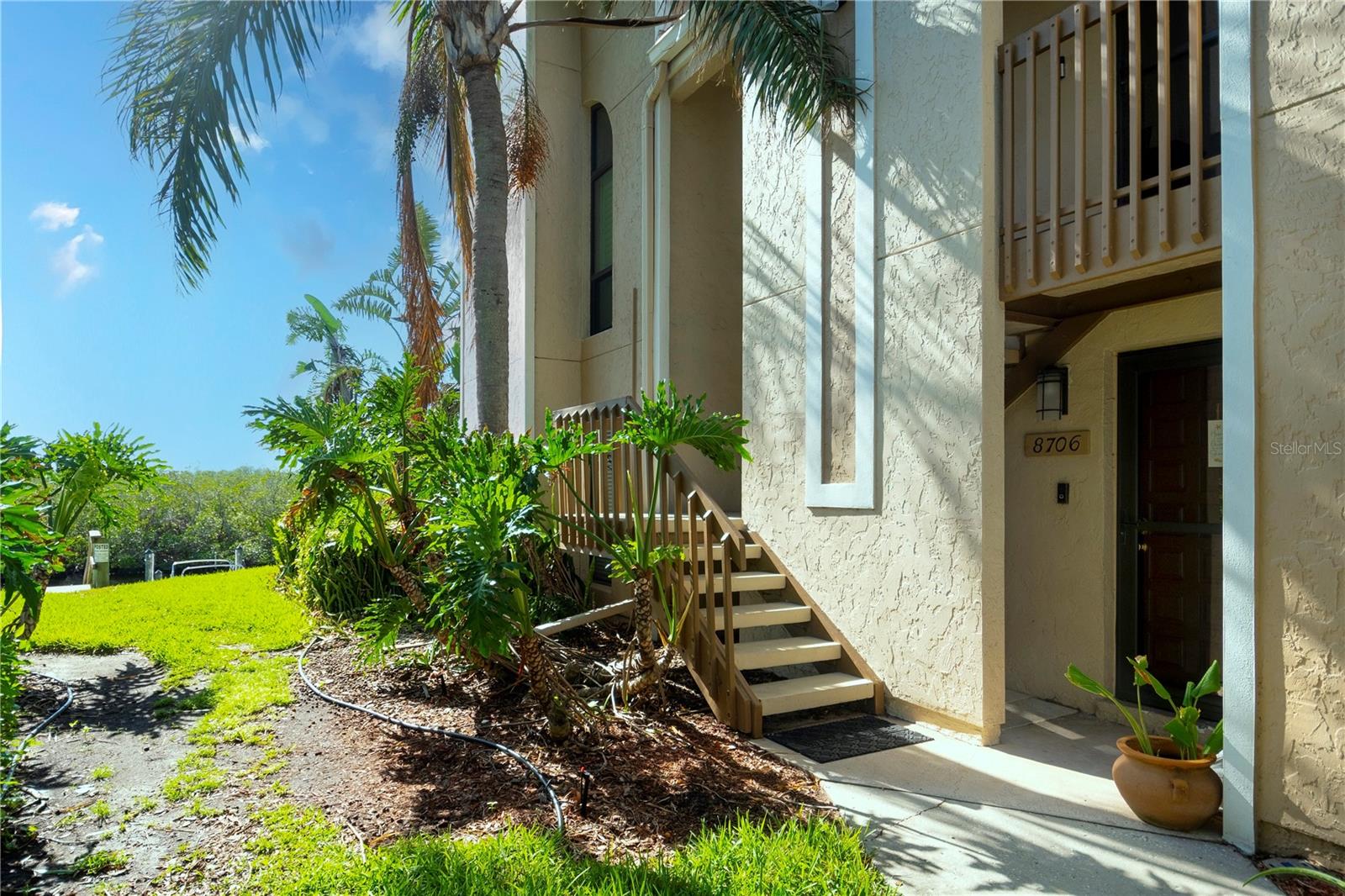 BAY HOLLOW - Residential