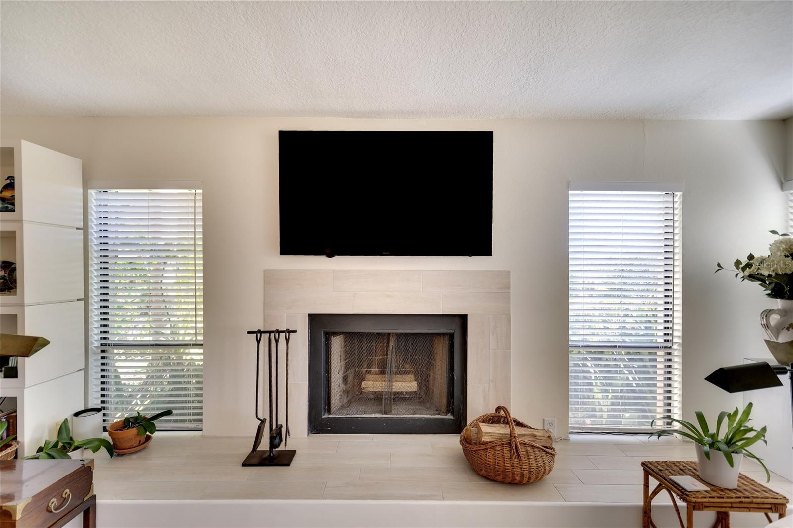 BAY HOLLOW - Residential