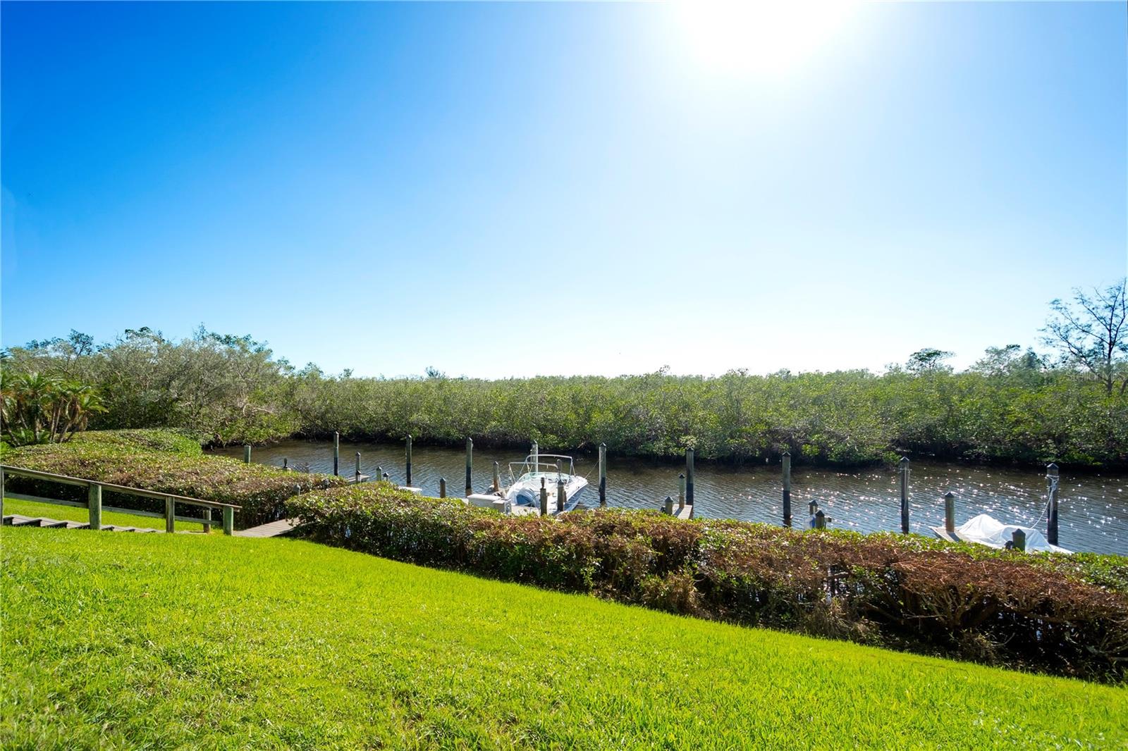 BAY HOLLOW - Residential