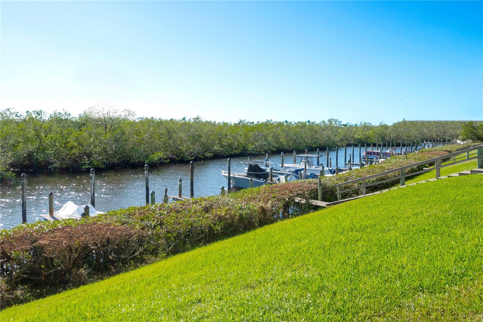 BAY HOLLOW - Residential