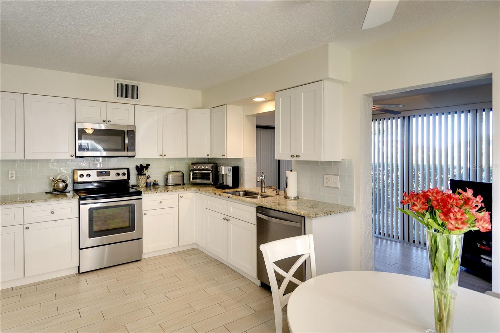 BAY HOLLOW - Residential