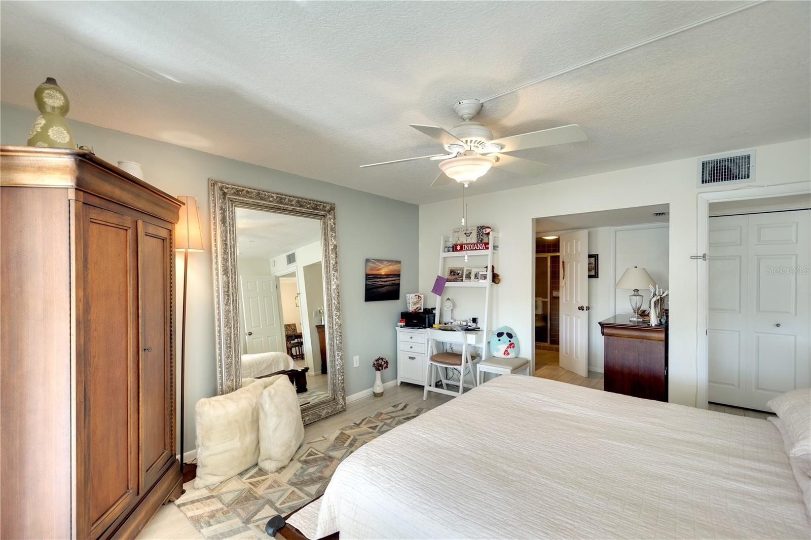 BAY HOLLOW - Residential
