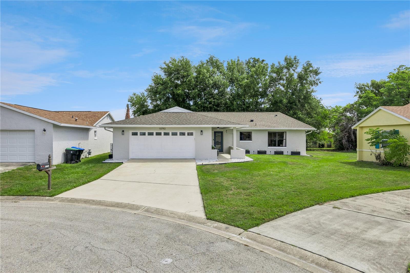 LAKE RIDGE VILLAGE - Residential