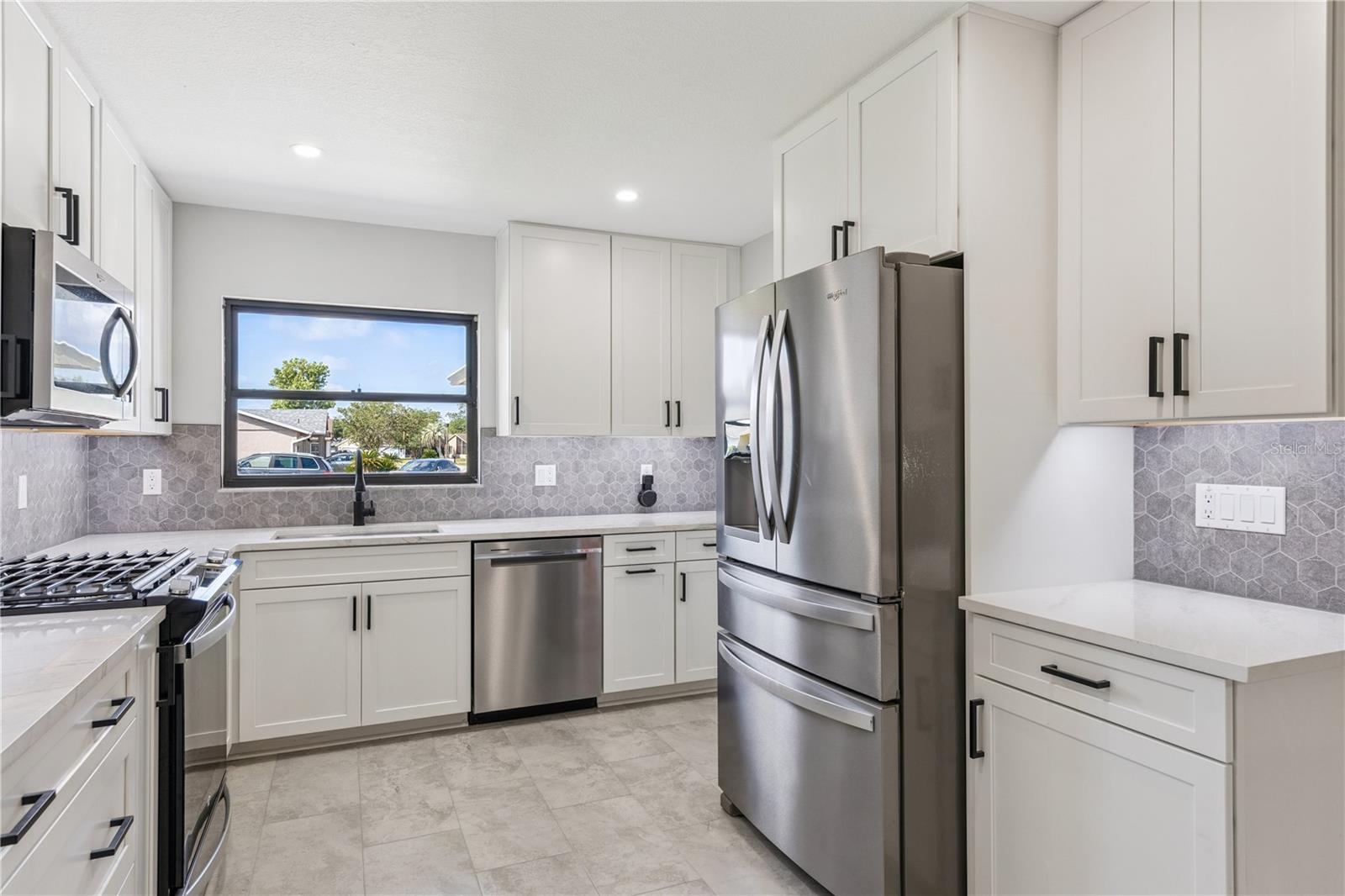 LAKE RIDGE VILLAGE - Residential