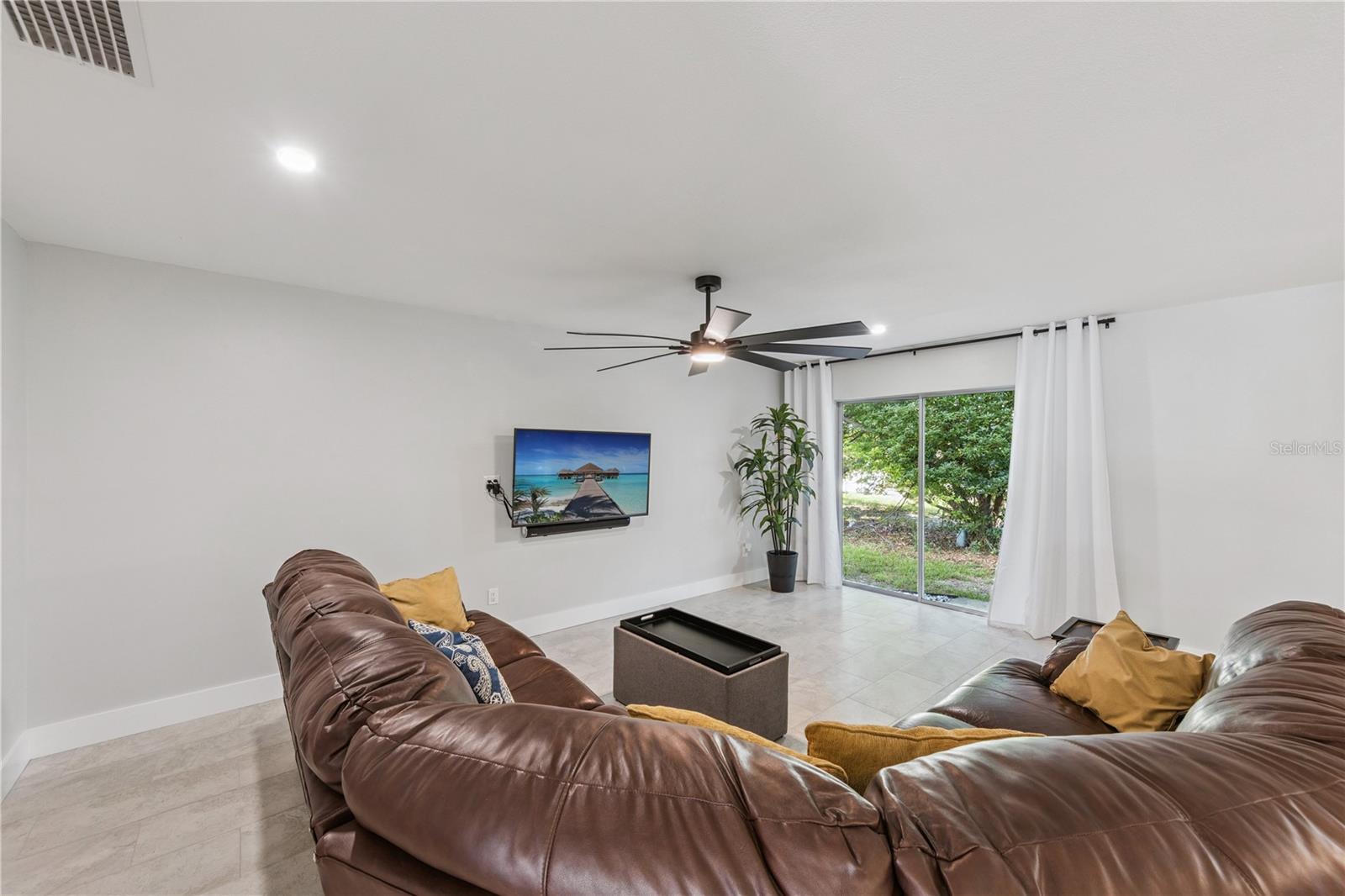 LAKE RIDGE VILLAGE - Residential