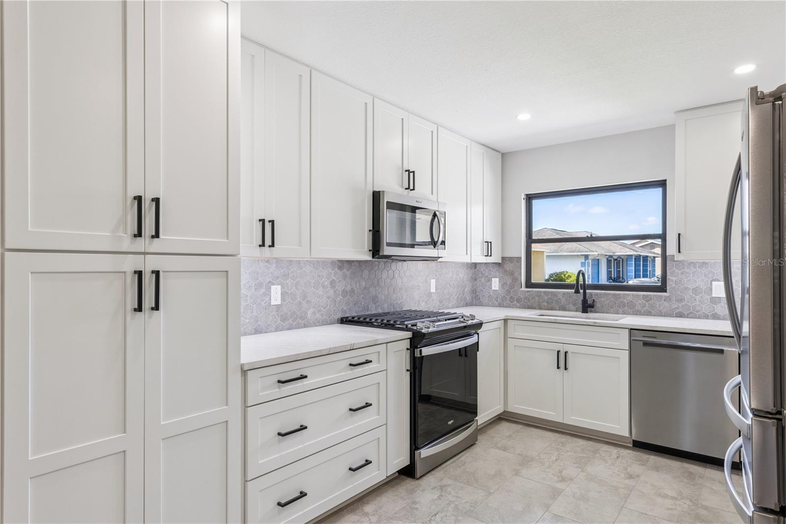 LAKE RIDGE VILLAGE - Residential