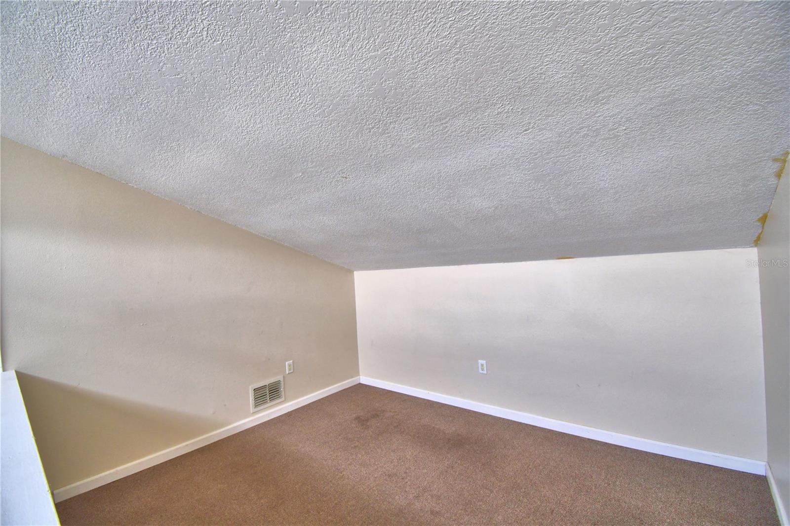 2215 KNIGHTS ROAD 2215