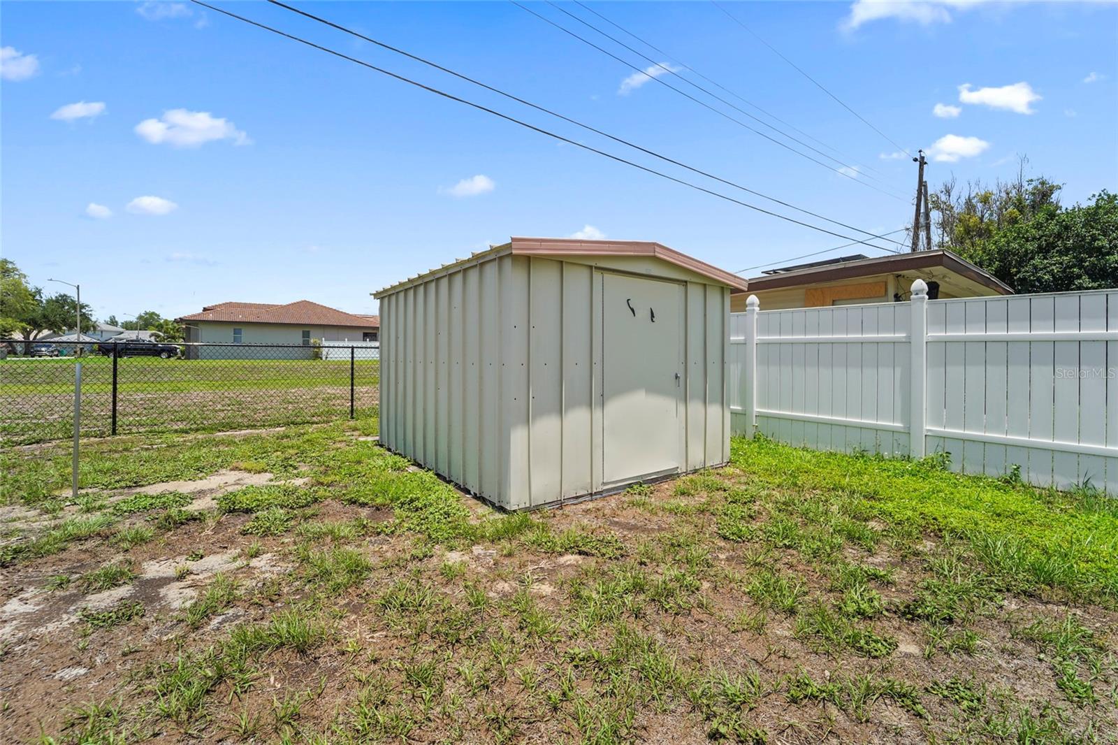 RIDGEWOOD LAKES - Residential