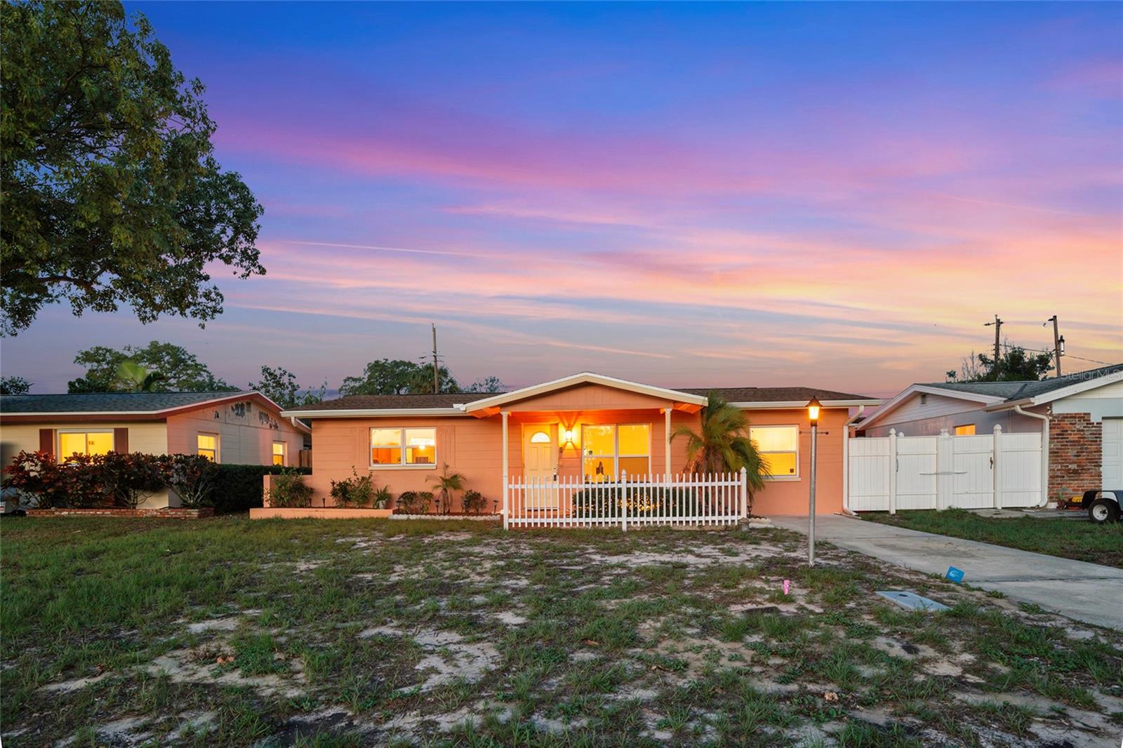 RIDGEWOOD LAKES - Residential