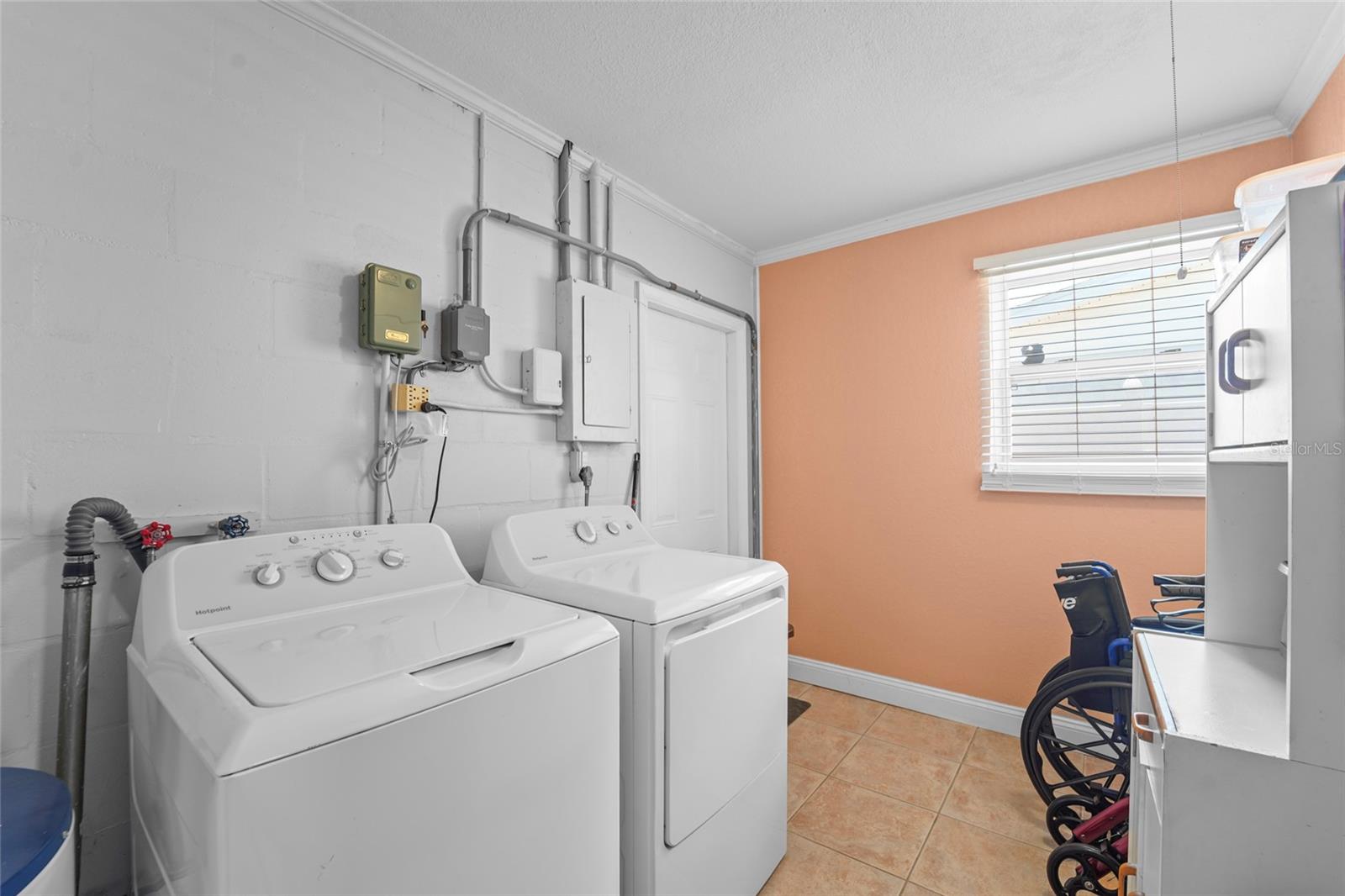 RIDGEWOOD LAKES - Residential