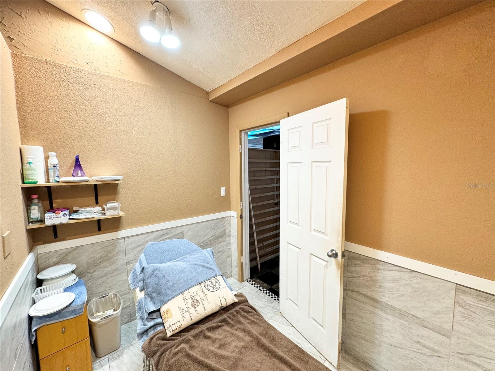 GROVE PARK - Commercial Sale