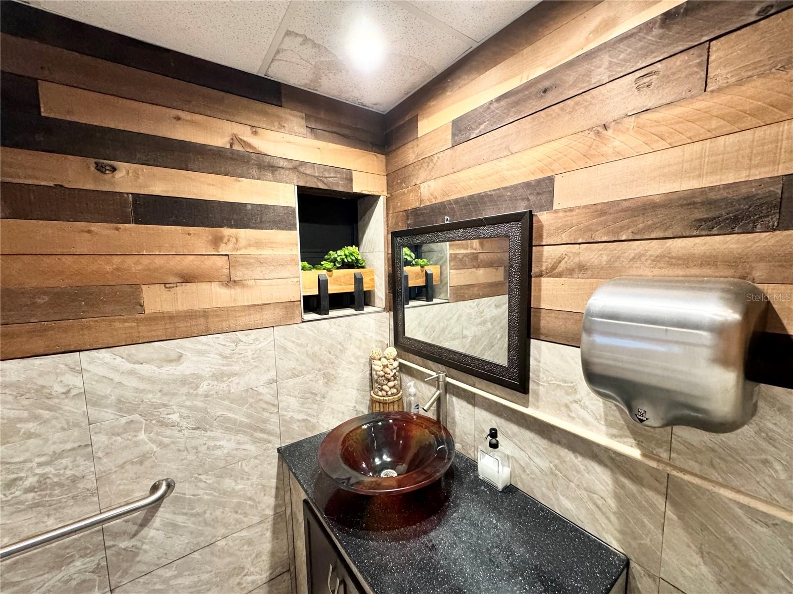 GROVE PARK - Commercial Sale