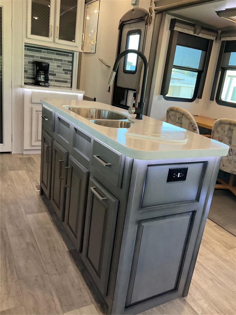 FISHEATING CONDO SEC B - Residential