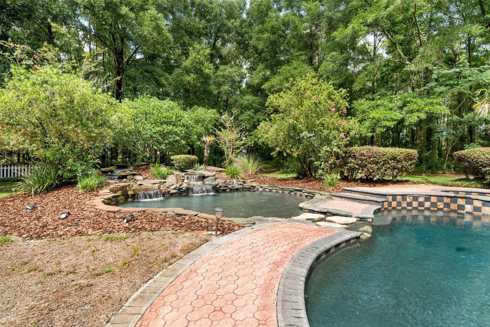 FOXRIDGE - Residential