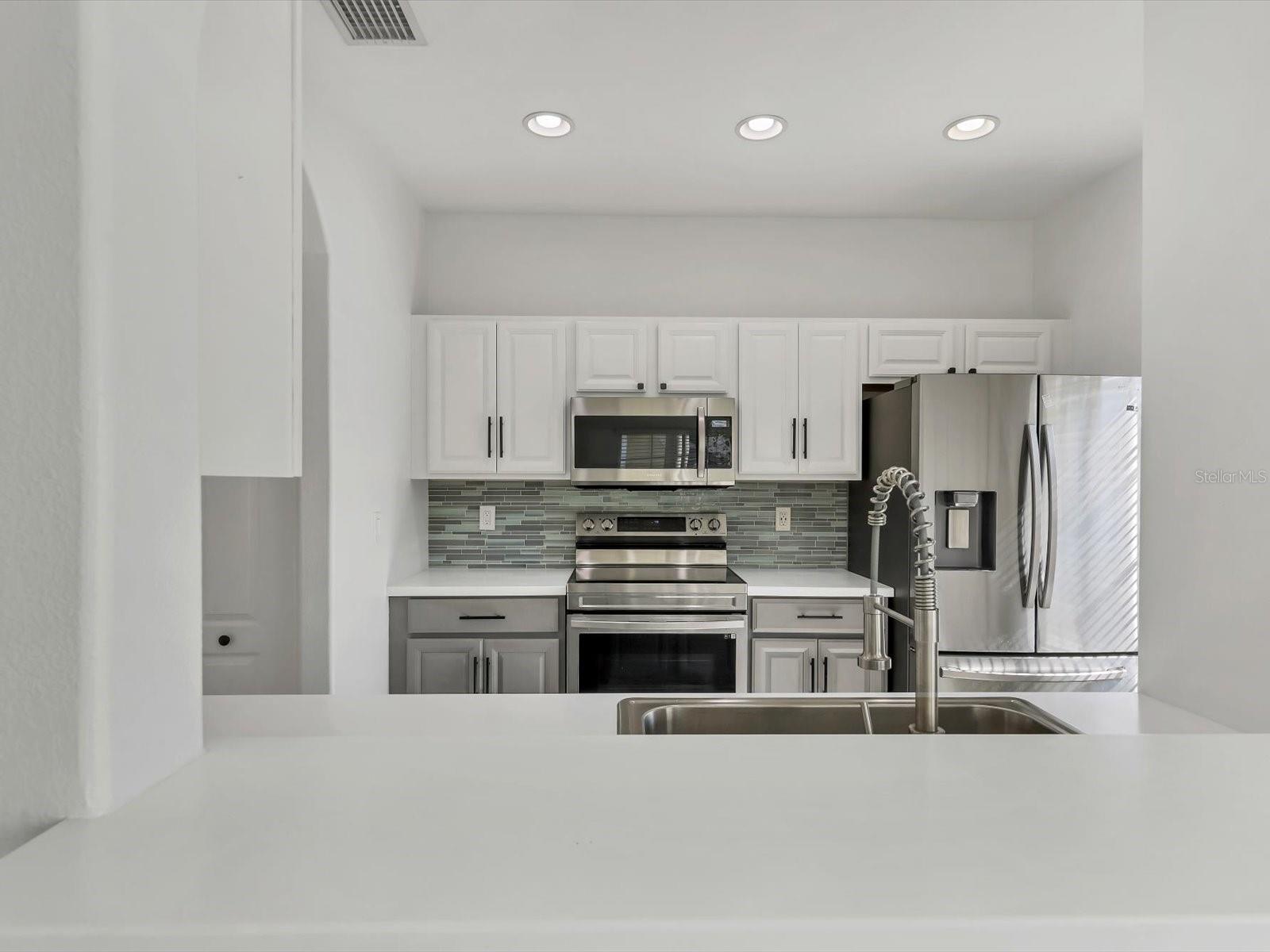 THE TWNHMS AT LIGHTHOUSE COVE II - Residential Lease