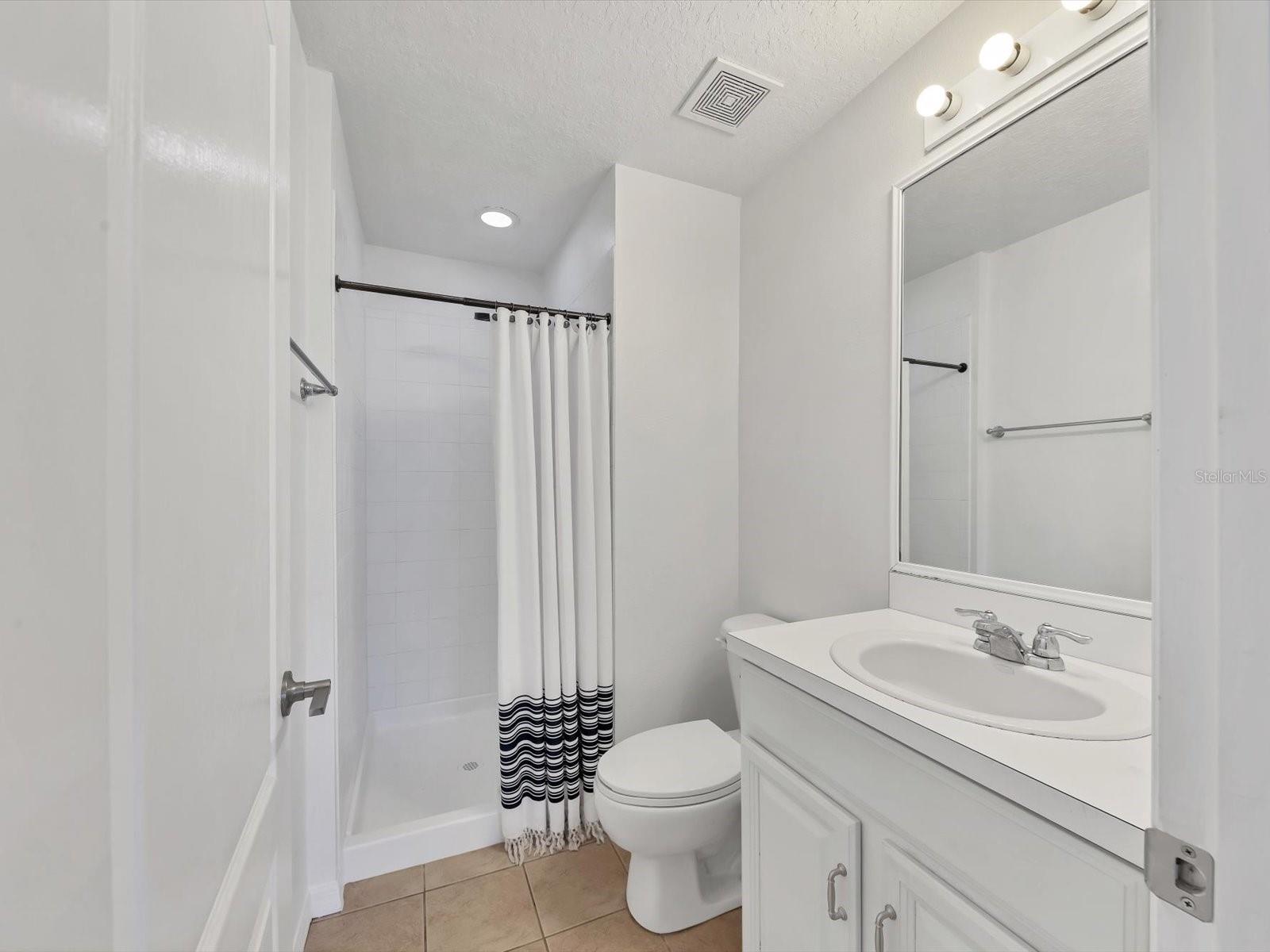 THE TWNHMS AT LIGHTHOUSE COVE II - Residential Lease