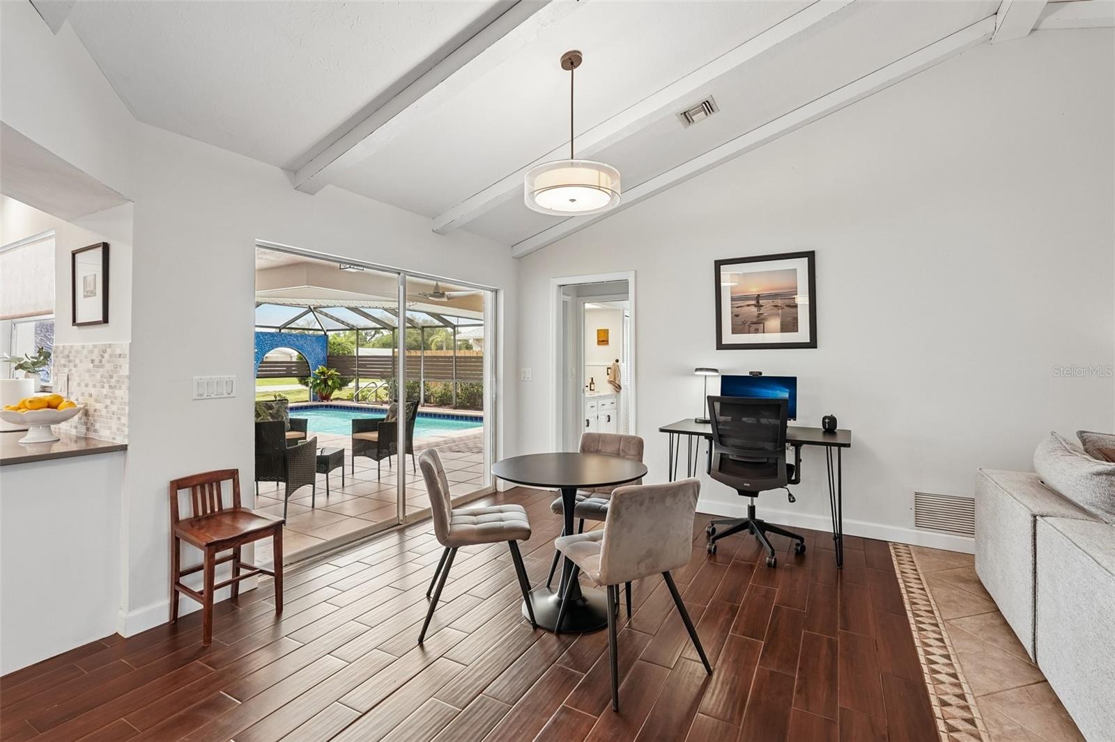 SOUTH VENICE - Residential