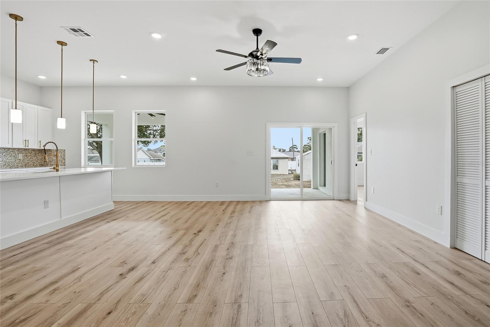 SPRING HILL - Residential