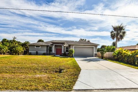 Photo of 1182 Yorkshire Street, Port Charlotte, FL 33952 (MLS # C7518114)