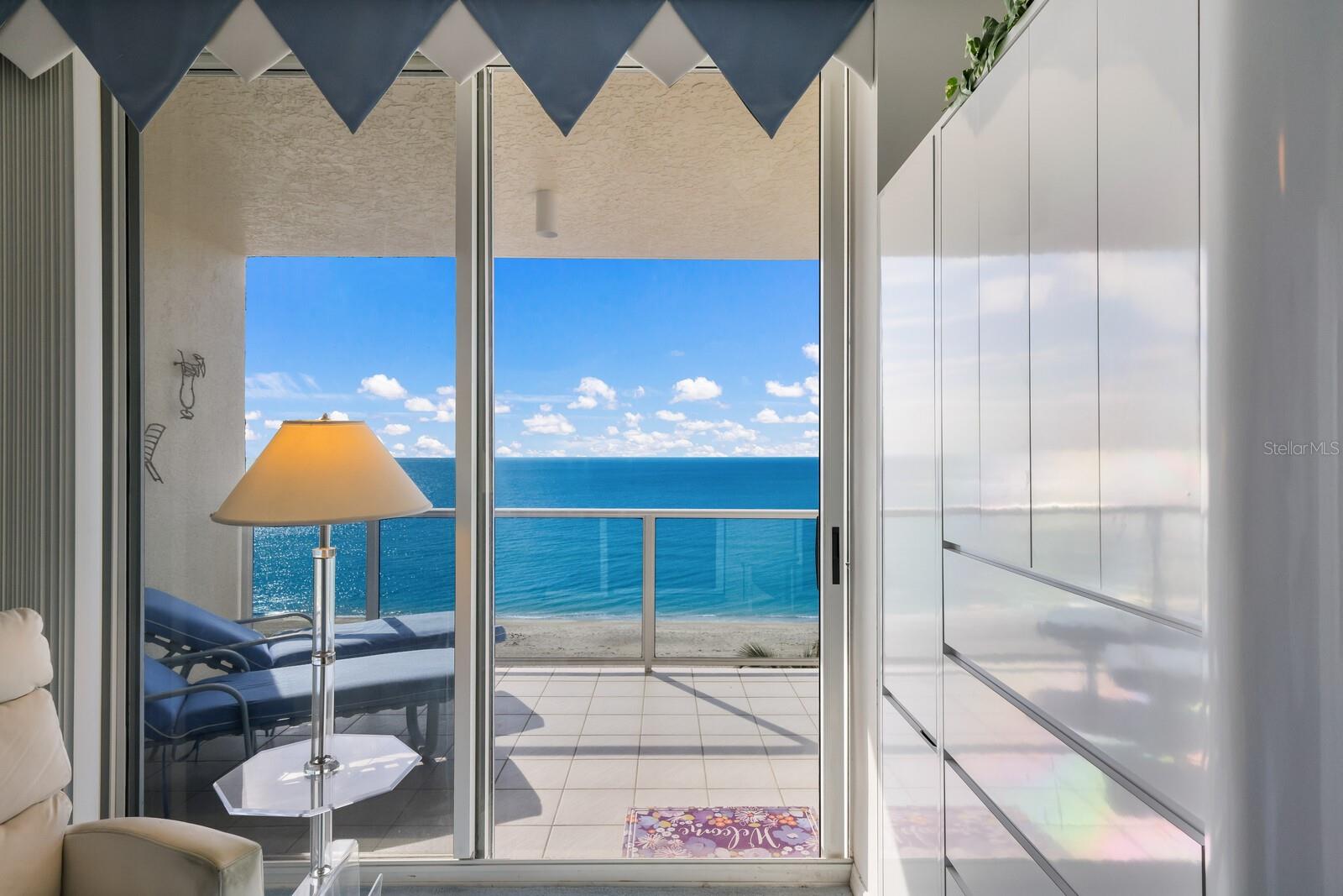 L ELEGANCE ON LIDO BEACH - Residential