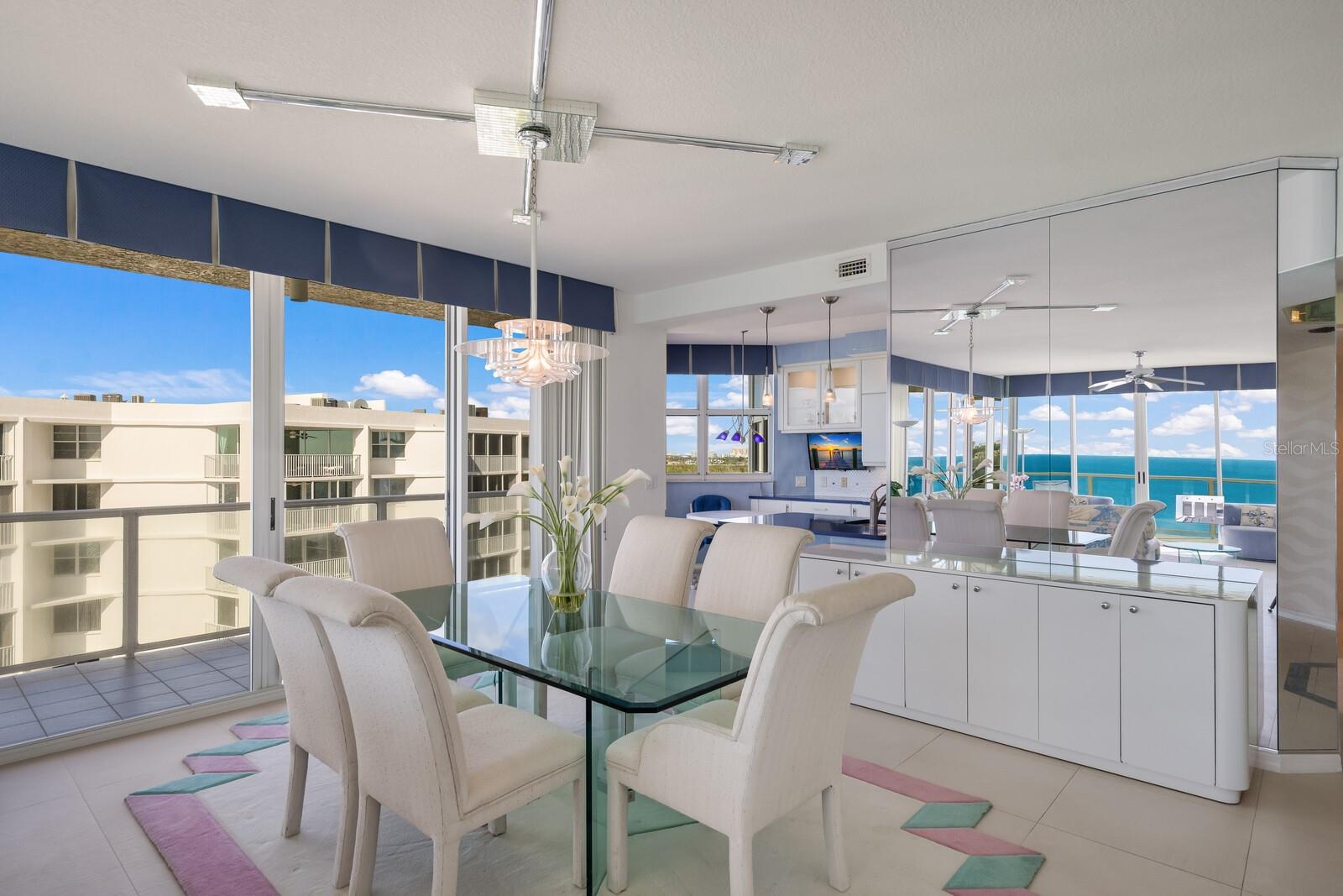 L ELEGANCE ON LIDO BEACH - Residential