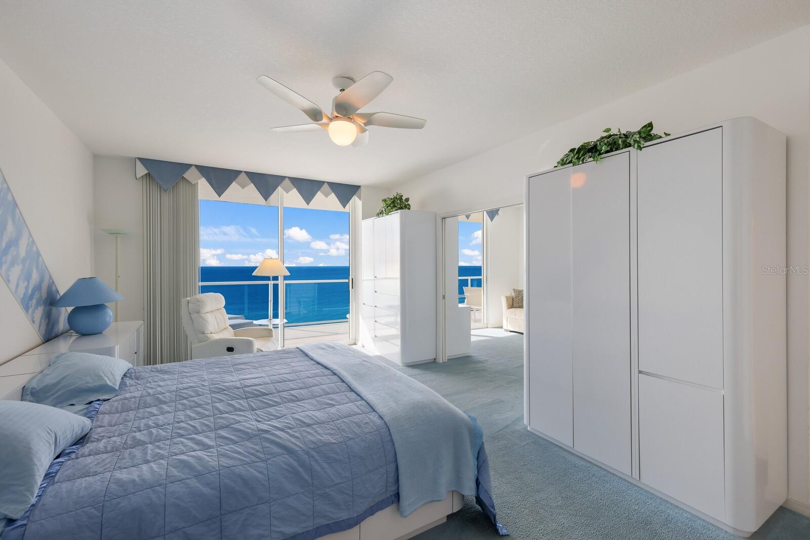 L ELEGANCE ON LIDO BEACH - Residential