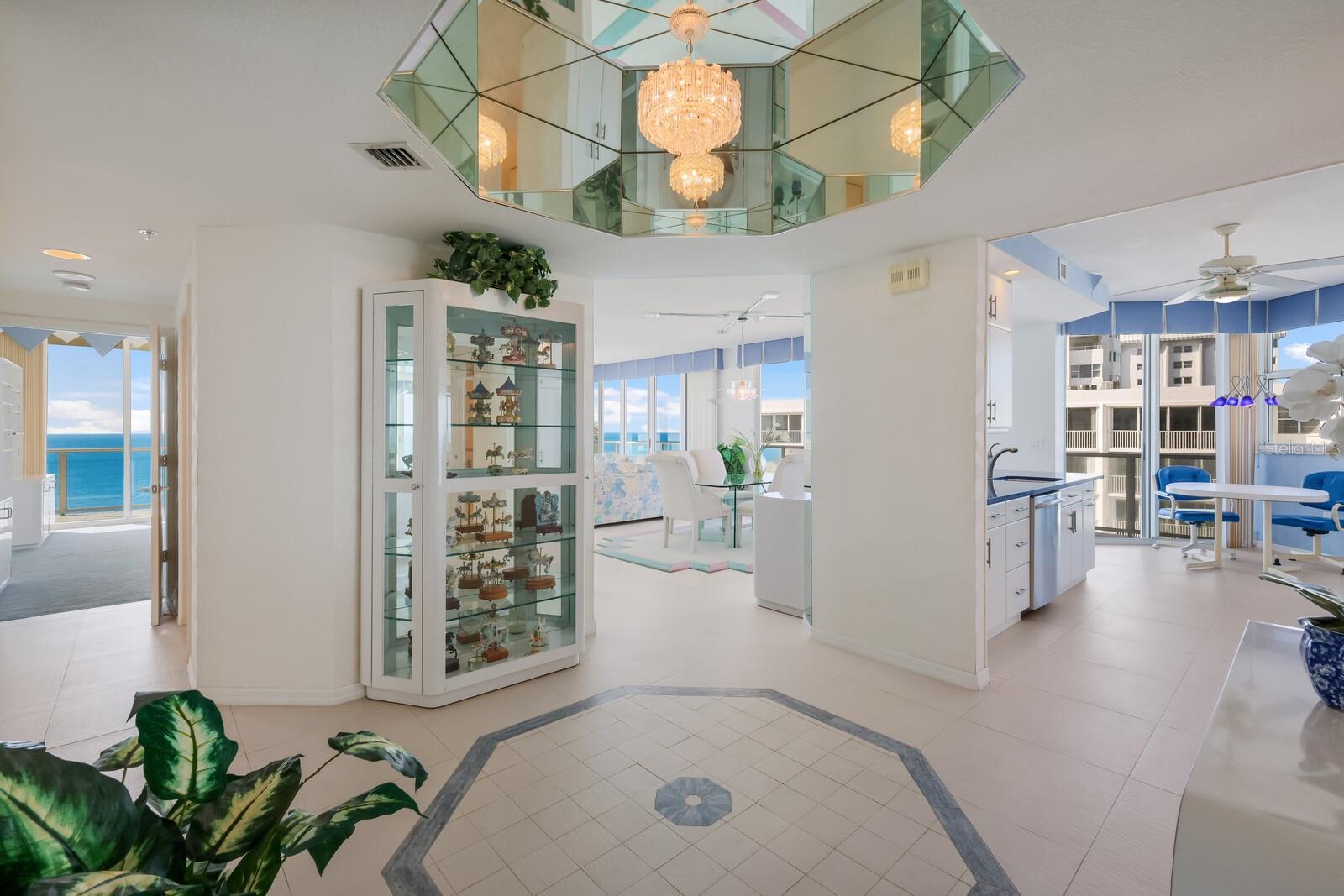 L ELEGANCE ON LIDO BEACH - Residential