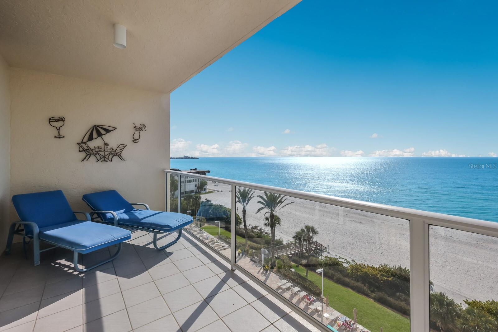 L ELEGANCE ON LIDO BEACH - Residential