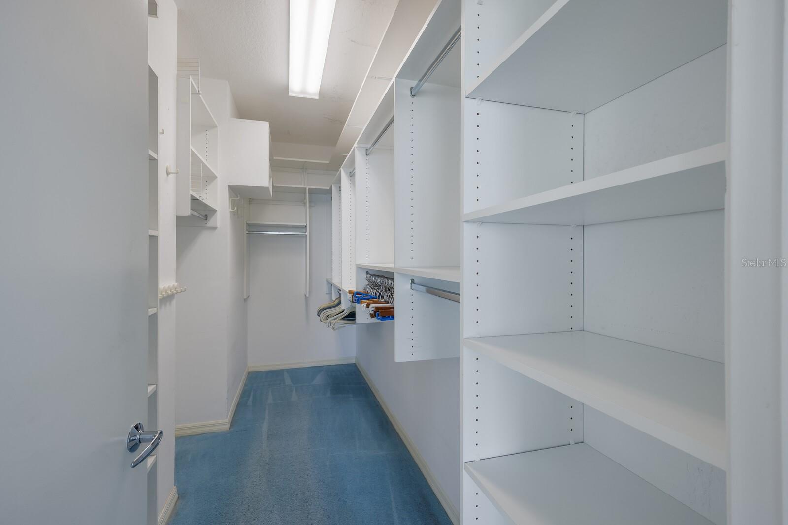 L ELEGANCE ON LIDO BEACH - Residential