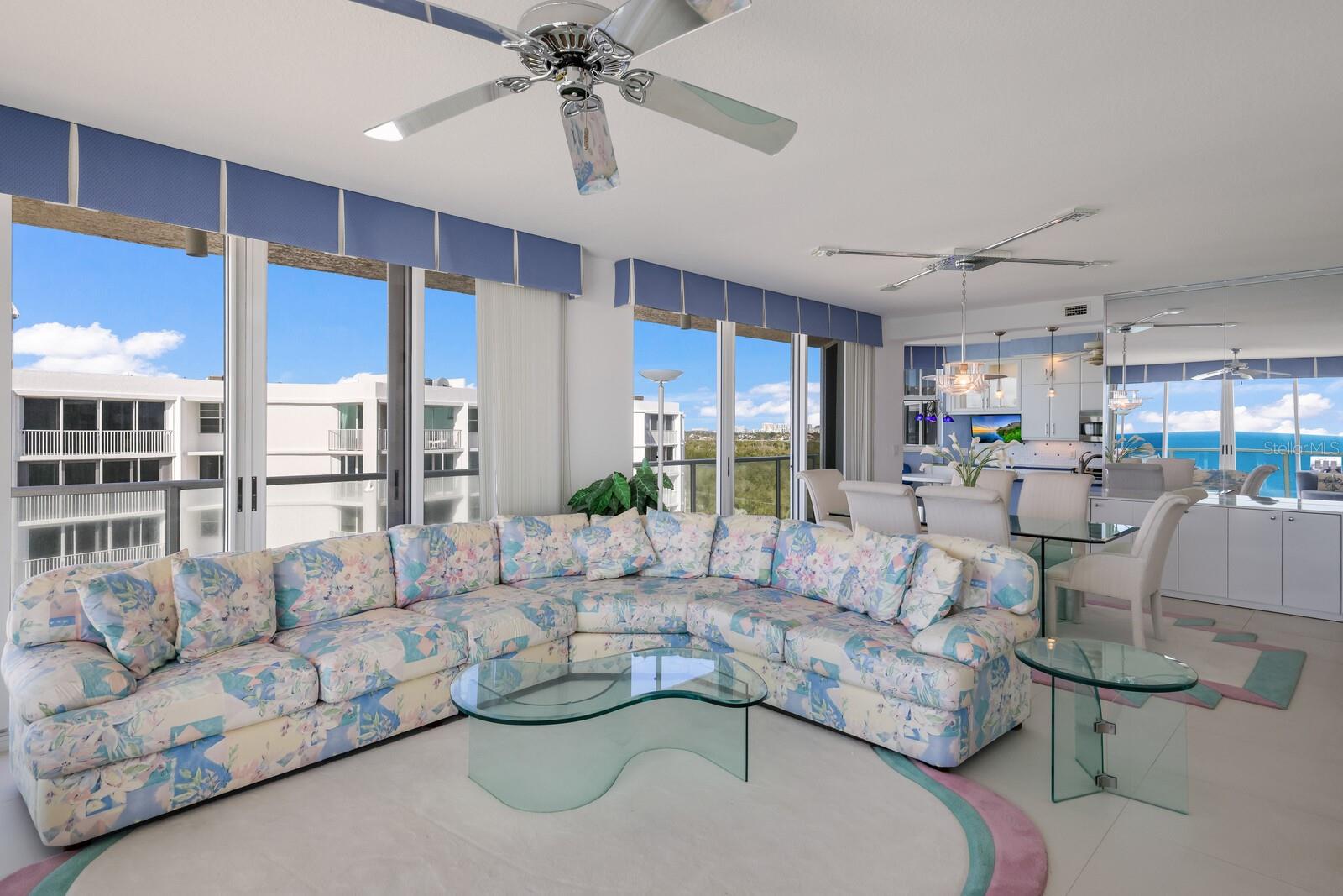 L ELEGANCE ON LIDO BEACH - Residential