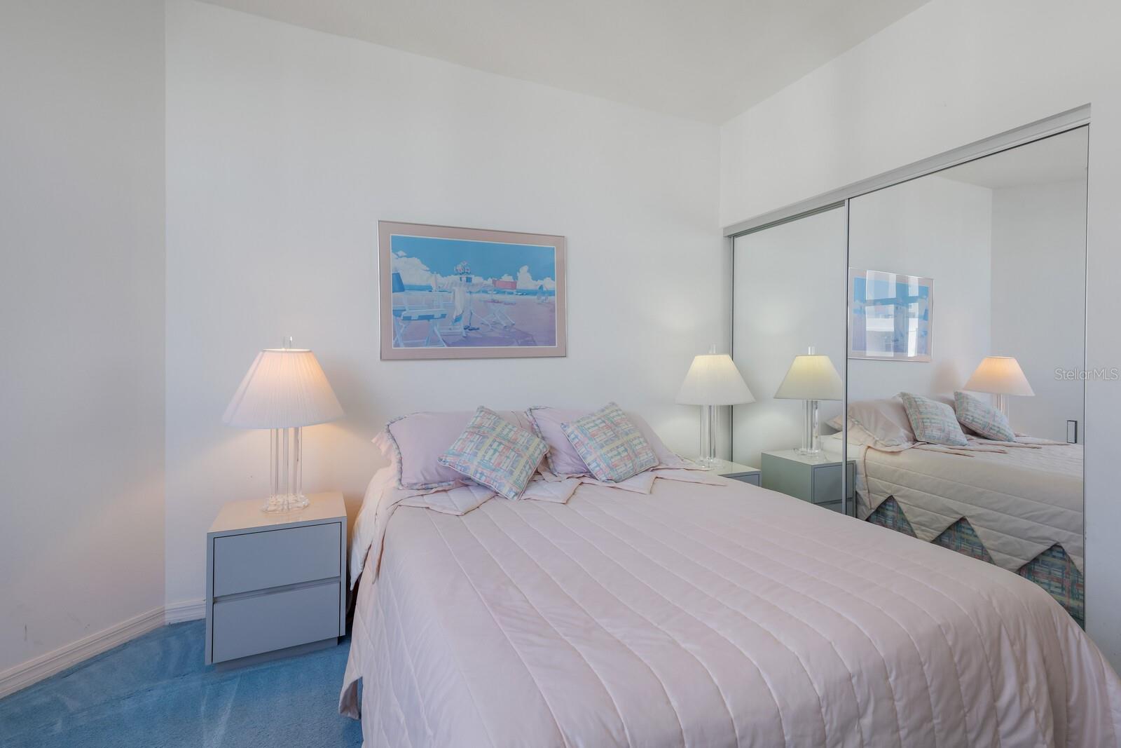 L ELEGANCE ON LIDO BEACH - Residential