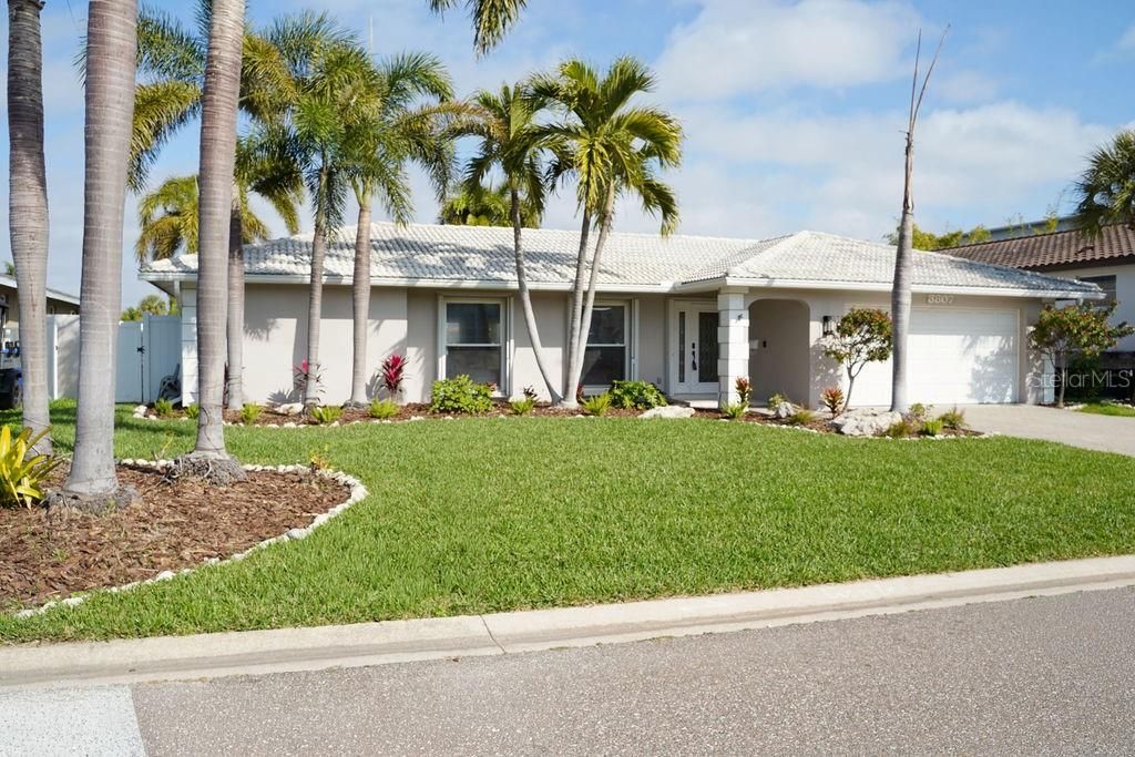 Photo of 3807 48th Avenue S, St Petersburg, FL 33711 (MLS # TB8465590)