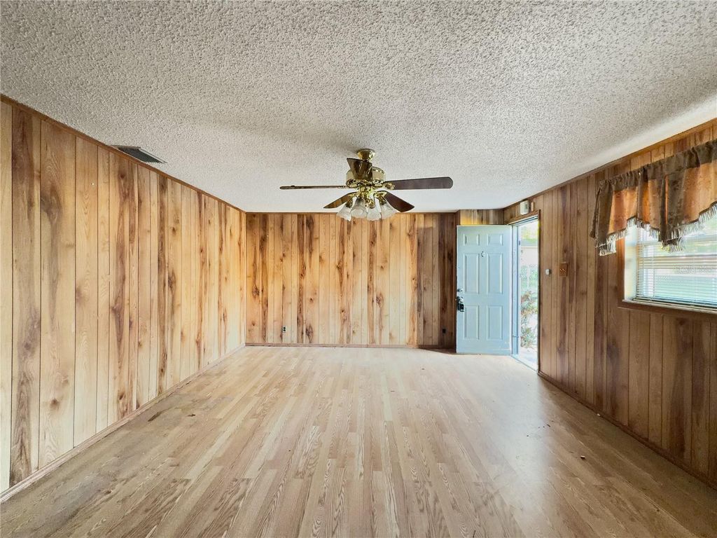 Photo of 909 Alicia Avenue #1/2, Tampa, FL 33604 (MLS # TB8457438)